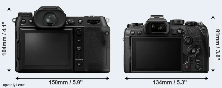 Comparison GFX 100S or E-M1 III rear